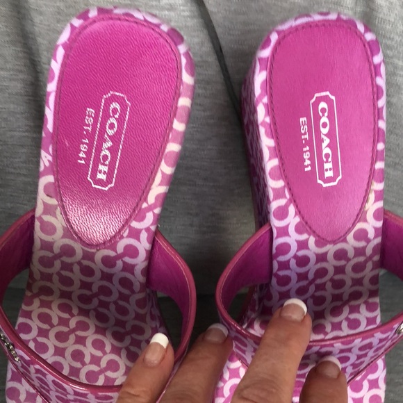 Gorgeous Coach logo platform sandals fuchsia pink/purple color leather/fabric 8 - Picture 3 of 7